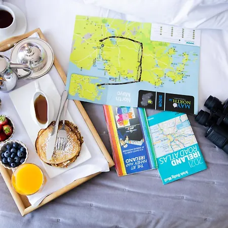 Erris Coast ホテル Gweesalia