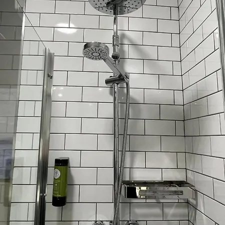 Erris Coast فندق *